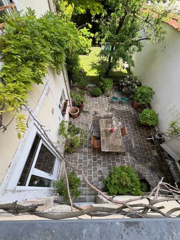 REIMS DEMEURE DE CARACTÈRE  hyper centre avec jardin et garage 4