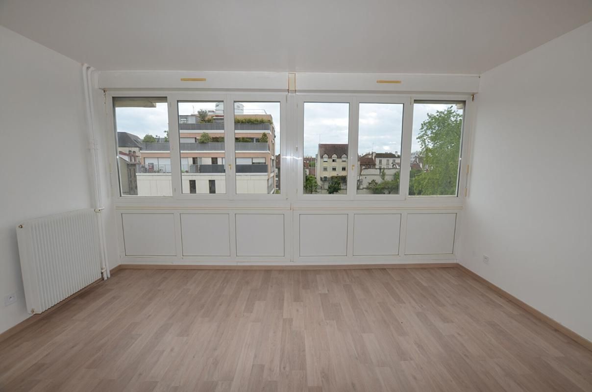 JUVISY-SUR-ORGE Appartement Juvisy Sur Orge 1 pièce 29 m² 1