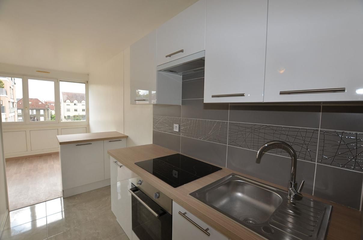 JUVISY-SUR-ORGE Appartement Juvisy Sur Orge 1 pièce 29 m² 2