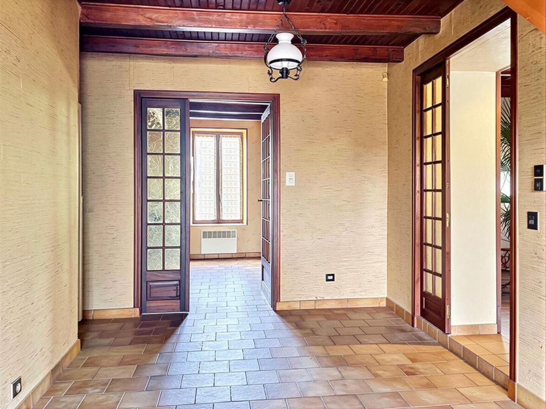 BENON Maison en pierre A RENOVER 129 m2- 4 chambres- grand chai- jardin 3