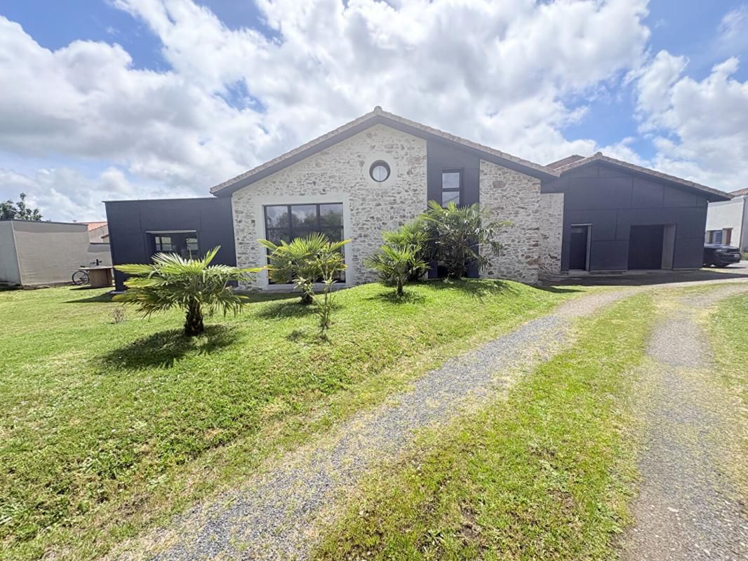 SAINT-LUMINE-DE-CLISSON Maison familiale idéalement bien située 1