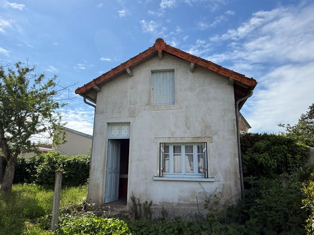 YZEURE Maison Yzeure + Maisonnette 2