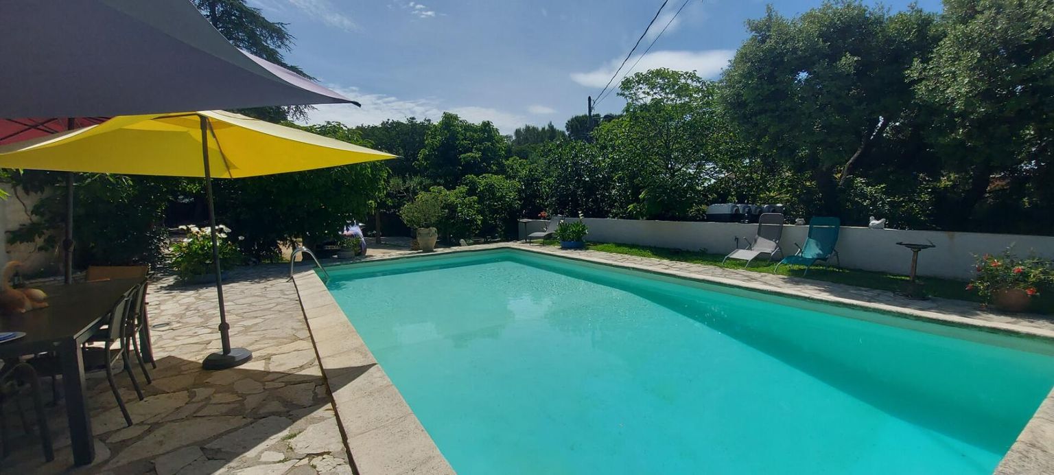 NIMES GARD. 30.NIMES. La Cigale. Belle maison de 119 m2 sur terrain arboré de 1250 m² avec piscine quartier La Cigale 2
