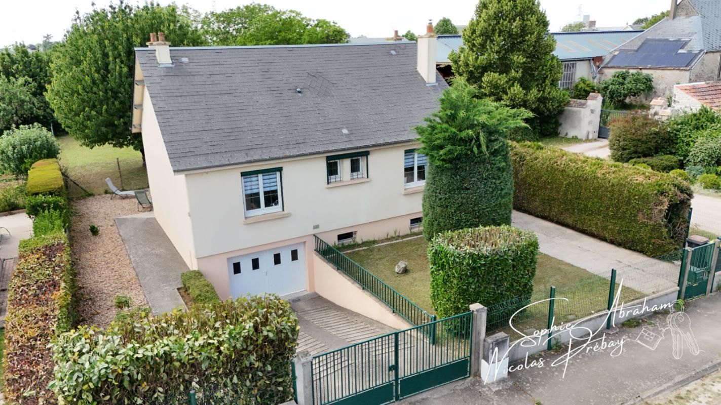 TOURY Maison 3 pièces avec sous-sol et grand jardin à Toury 1