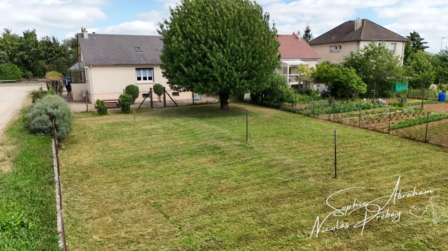 TOURY Maison 3 pièces avec sous-sol et grand jardin à Toury 3