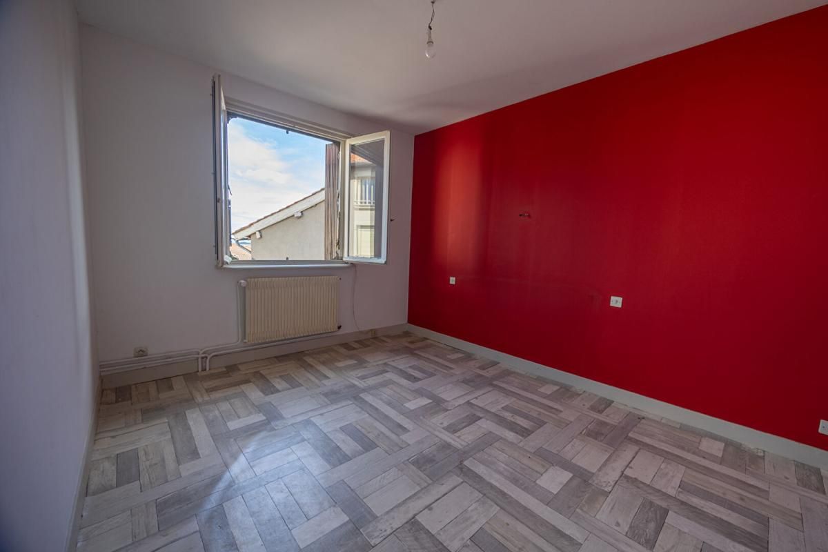 VIOLAY charmante maison de village de 80 m² ? Idéalement située à Violay 4