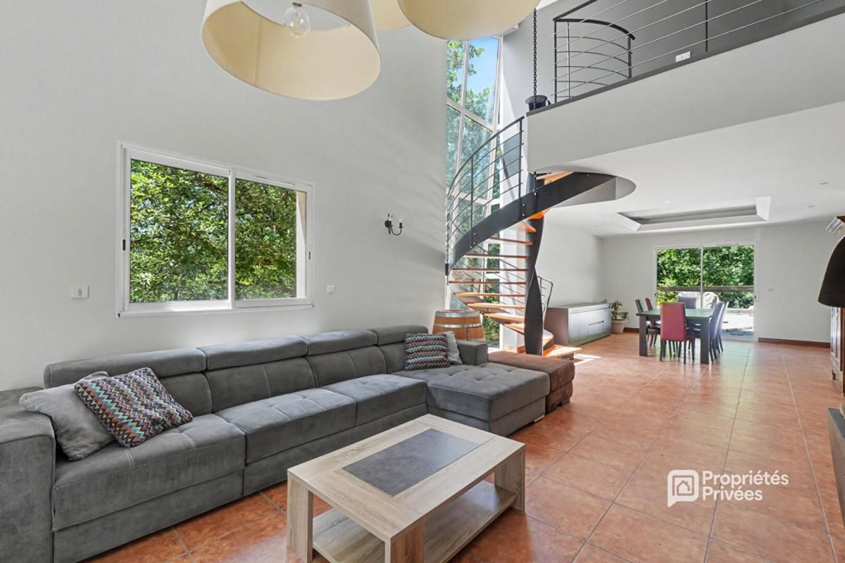 BOULOC Maison T5 de 181m2, 200 m2 de dépendace sur 2000 m2 de parcelle 4