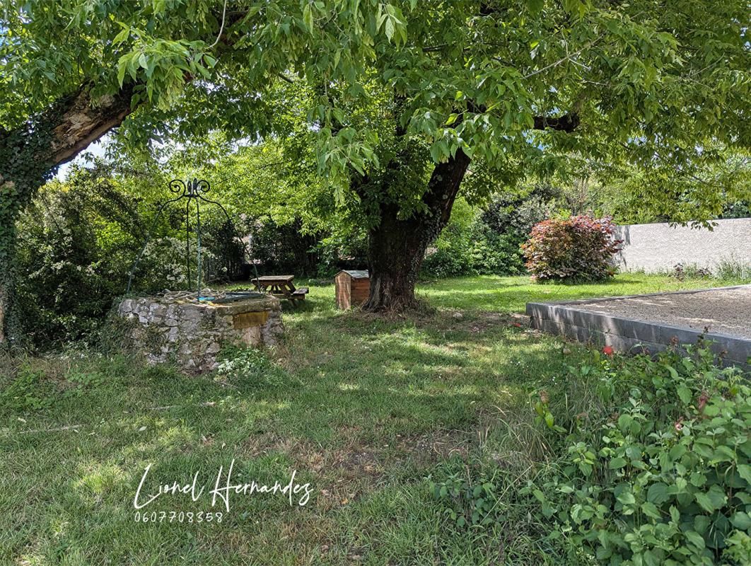ALES Maison rénovée de 123 m² avec terrain plat, clos et arboré de 1250 m² 2