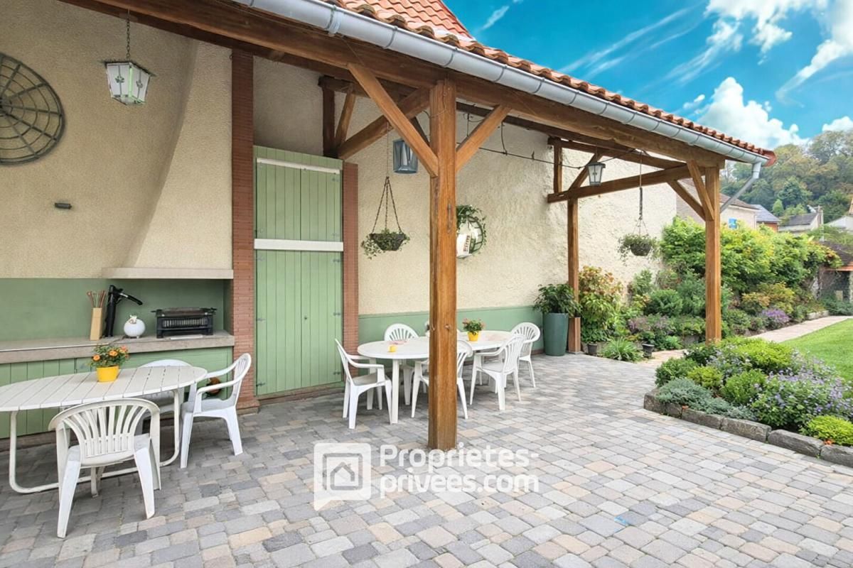 MARCOUSSIS Maison en hypercentre à rénover avec jardin et cave voûtée 2
