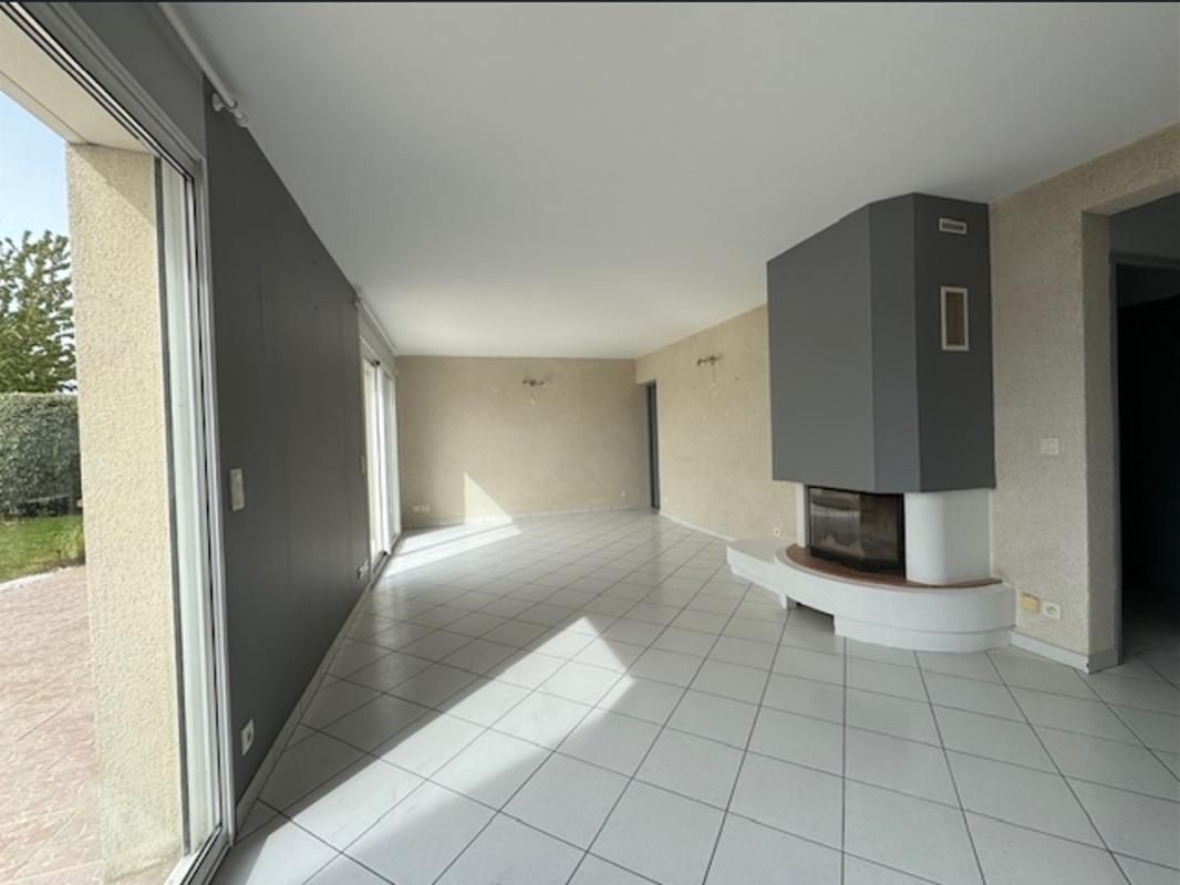 COUDEVILLE-SUR-MER Maison familiale avec vie de plain-pied de 2001 4