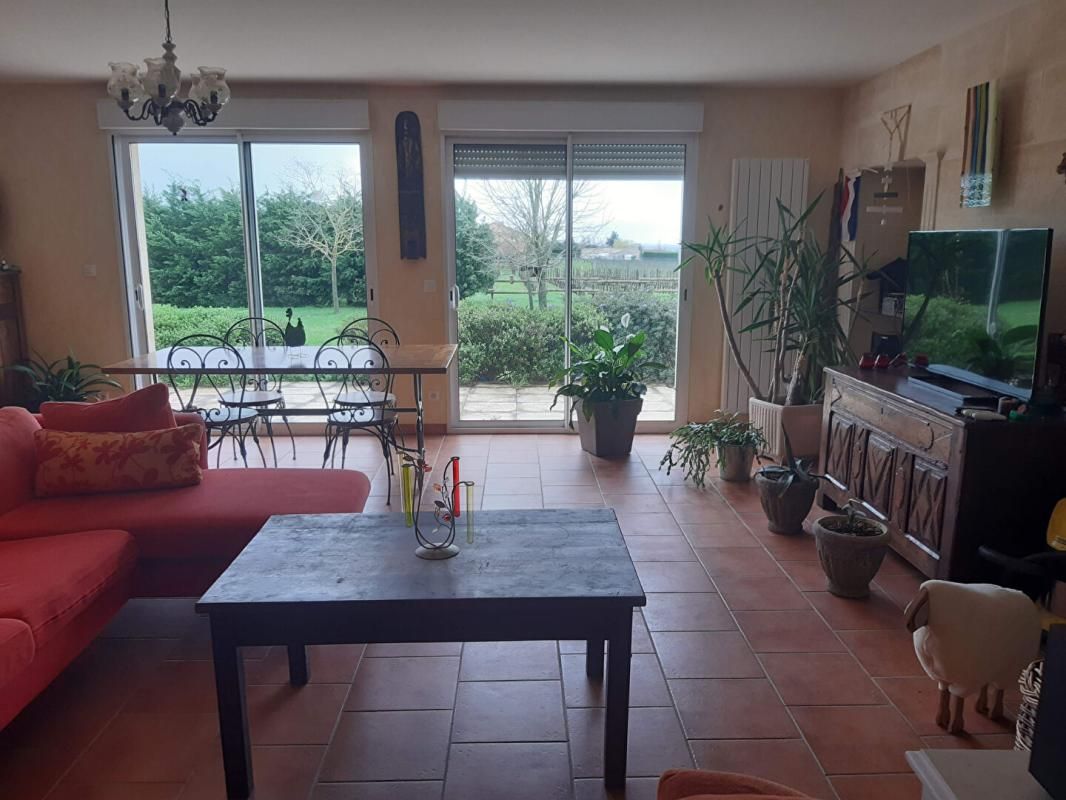 SAINT-PALAIS Ensemble immobilier de 2 maisons 364 m2 - revenu  locatif - PRIX 375 000 3