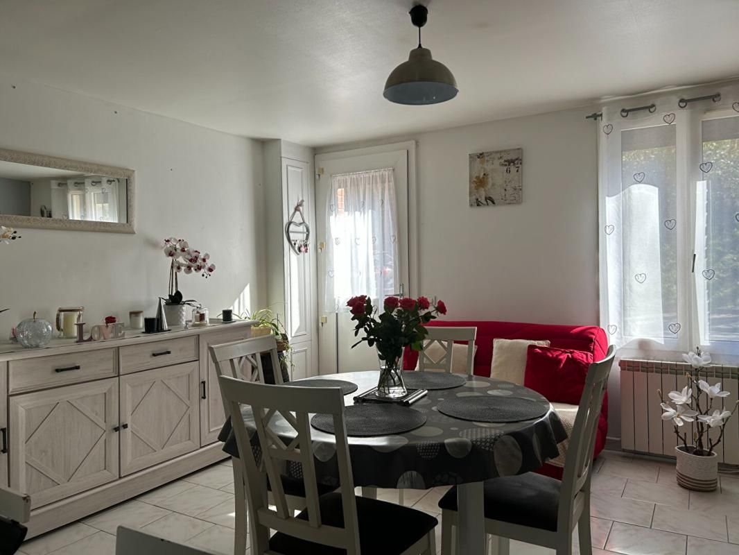 SAINT-MARTIN-DE-LA-LIEUE 14100 Charmante maison 3 pièces avec extérieur 132 000 Euros 2