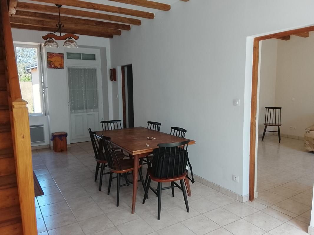 MEZIERES-EN-BRENNE Maison Mezieres En Brenne 3 pièce(s) 75 m2 2
