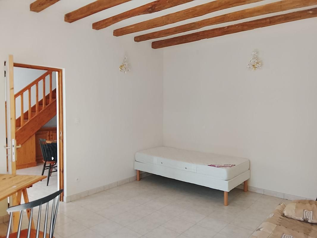 MEZIERES-EN-BRENNE Maison Mezieres En Brenne 3 pièce(s) 75 m2 4