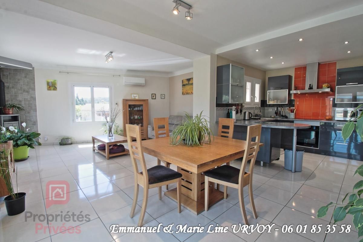 EXCLUSIVITE - NOVES 13550: Appartement T5 avec véranda et Terrasse