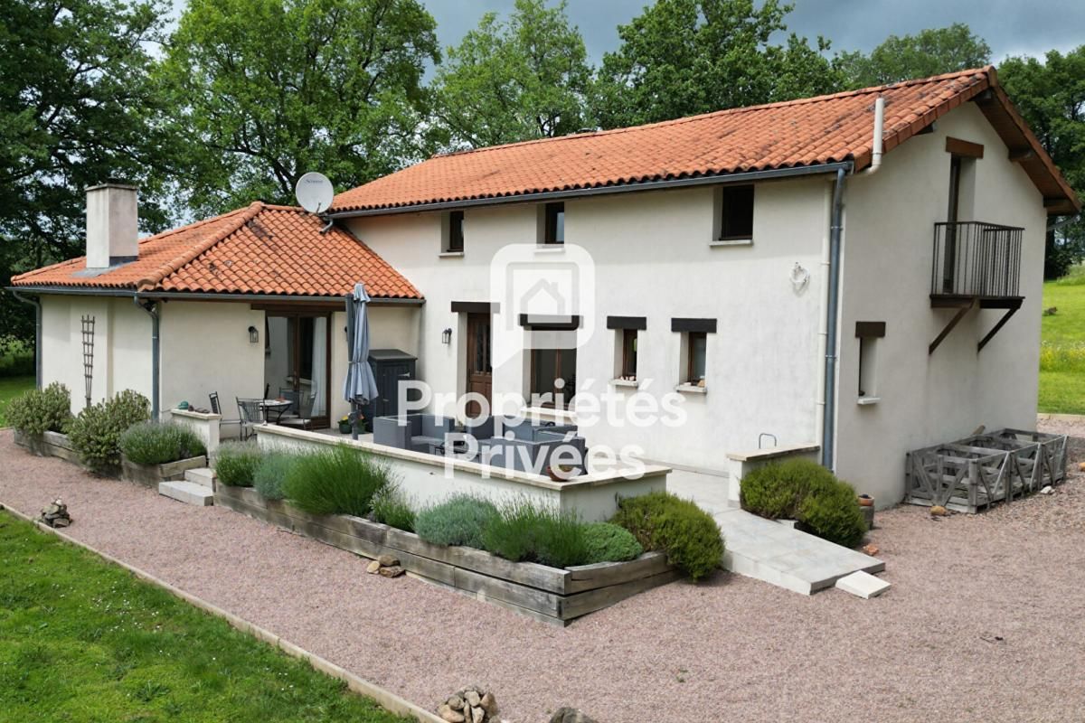 NONTRON MAISON DE CARACTERE CONTEMPORAINE DE 159 M² - PRESTATIONS HAUT DE GAMME - 3 SUITES PRIVATIVES - TERRAIN DE 6 180 M² A NONTRON 2