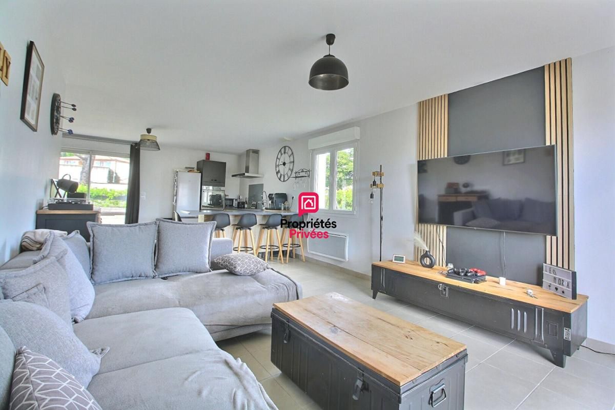 Maison 3 chambres 92 m² de plain pied avec piscine à Vacquieres