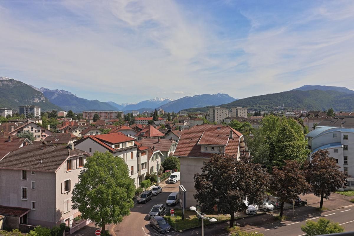 Appartement Annecy 3 chambres, 77.55 m² avec balcons, cave et garage