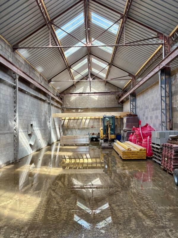 SAINT-AMOUR Hangar / Local d'activité avec fort potentiel sur Saint Amour- lot n°2 1