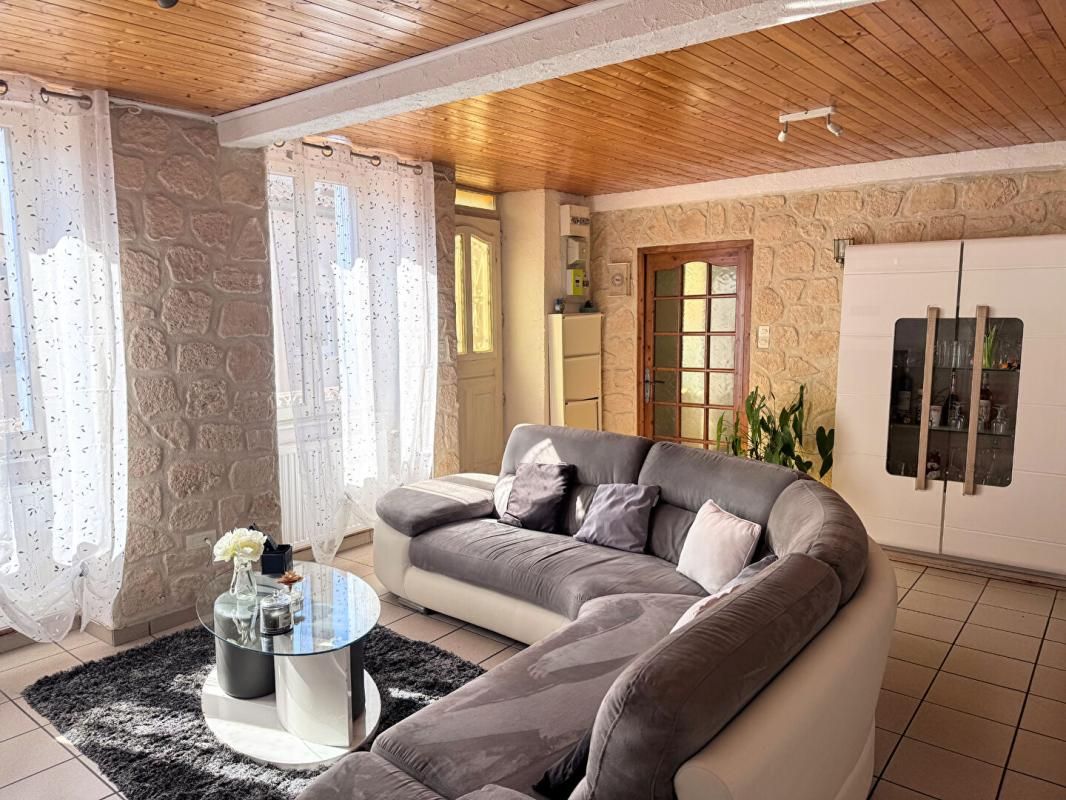 ROMAGNAT Maison familiale pleine de charme - 146 m² - Saulzet Le Chaud 2