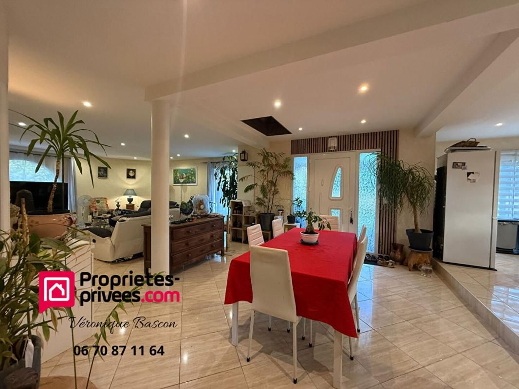 COULOUNIEIX-CHAMIERS Maison 5 pièces sur 910 m2 de terrain 2