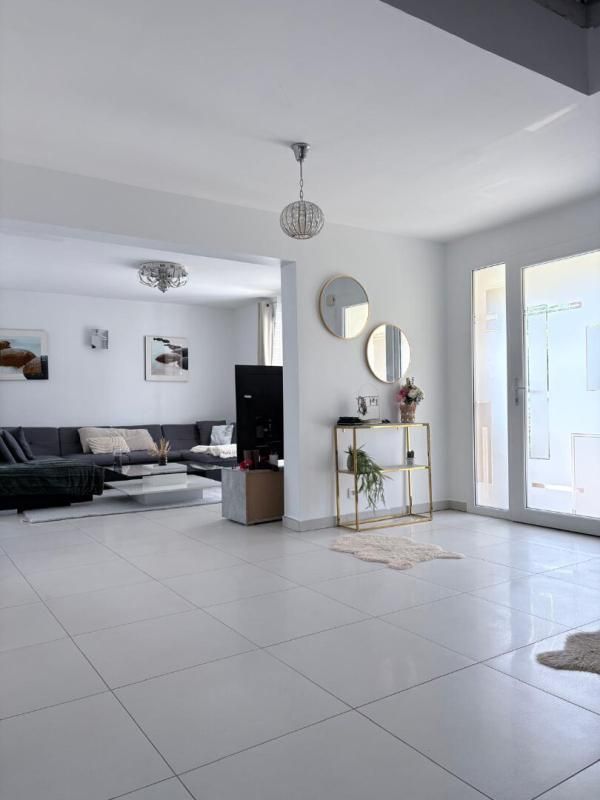 BRIOD Volumes, luminosité et cadre privilégié pour cette belle maison familiale 2