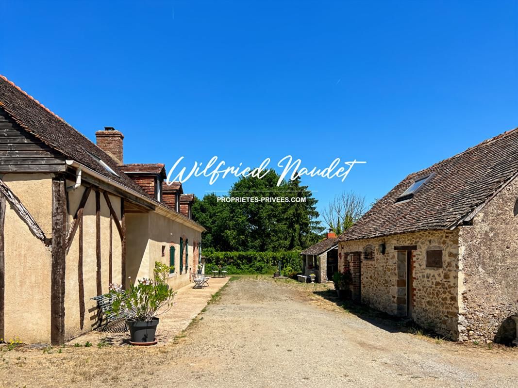 Charmante longère sur 2 hectares