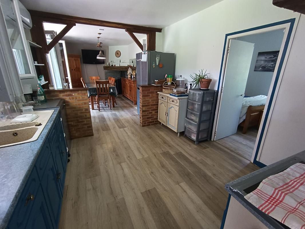 CHAMPVERT CHAMPVERT - LONGERE 110 M2 2