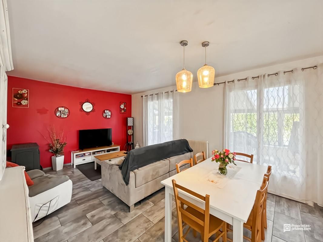 LE TAILLAN-MEDOC Maison 200 m² avec 4 logements indépendants - Terrain 922 m² - Le Taillan-Médoc 3