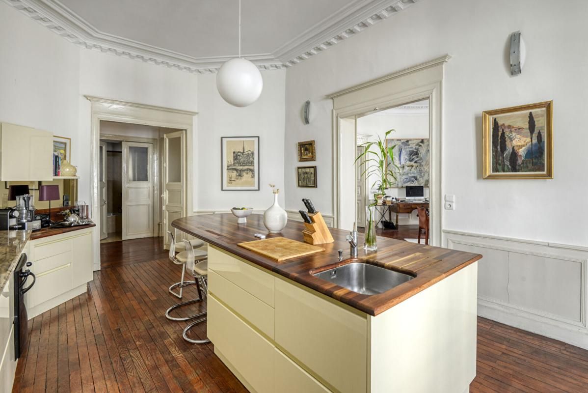 NANTES Appartement Nantes 5 pièce(s) 154.86 m2 4