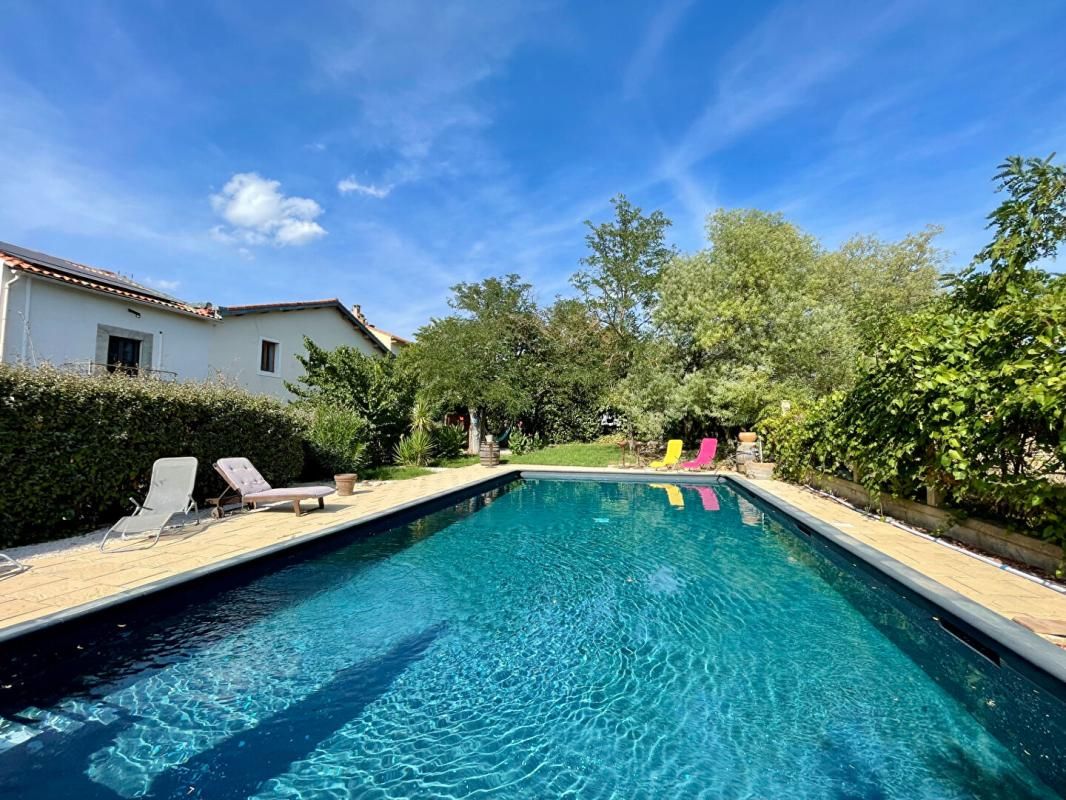 SERVIAN Propriété avec gîtes et écuries - Servian - 592 000 euros 2