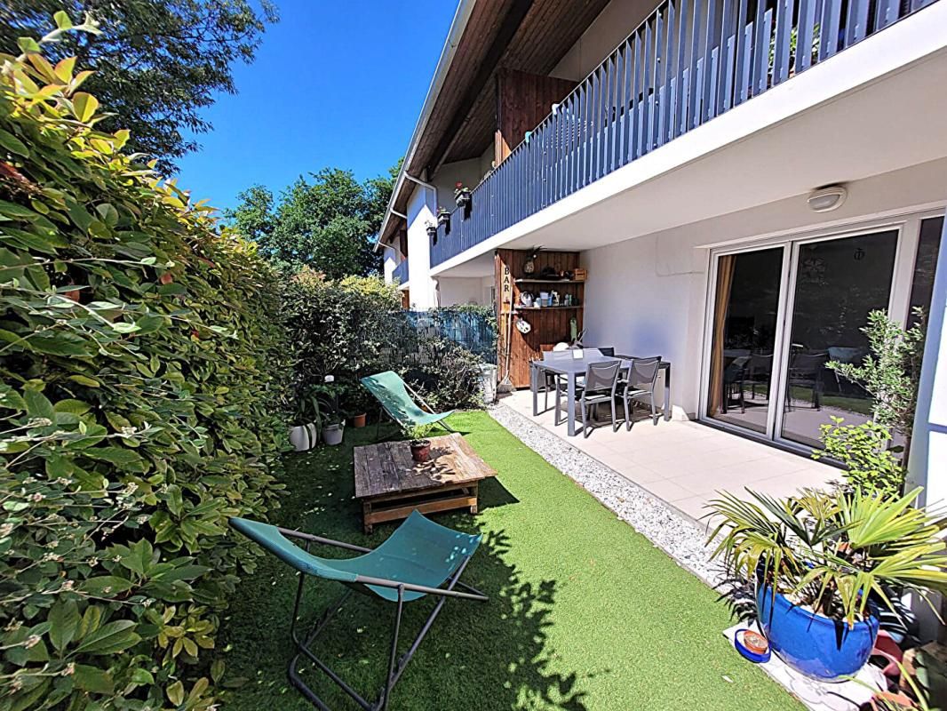 PESSAC Appartement T3 double terrasse dans résidence sécurisée avec place parking 2