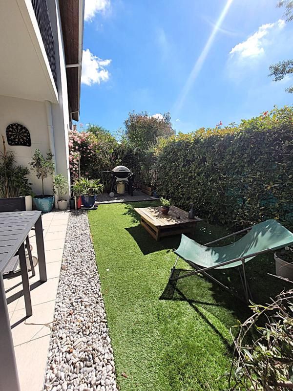 PESSAC Appartement T3 double terrasse dans résidence sécurisée avec place parking 4
