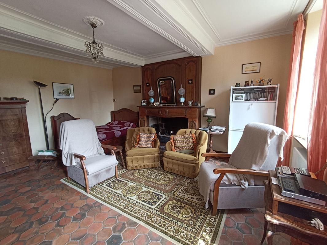 SAINT-NICOLAS-DES-BOIS Maison Saint Nicolas Des Bois 9 pièce(s) 223.50 m2 3
