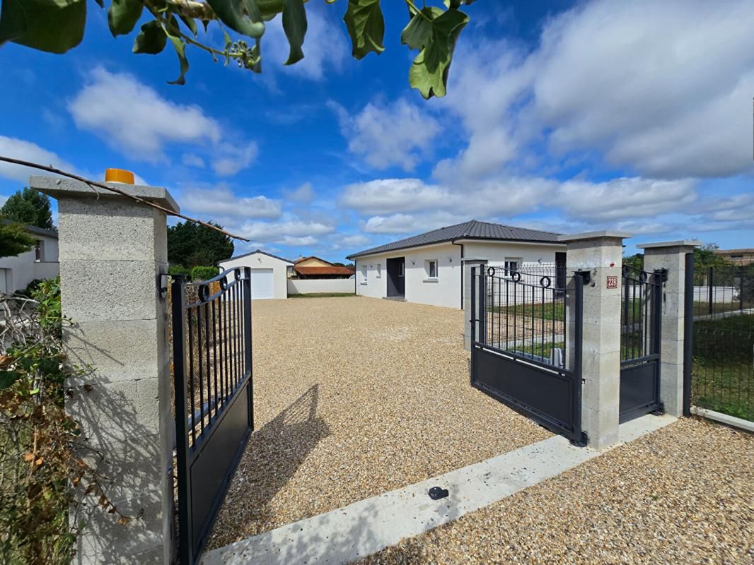 SAINT-SEURIN-SUR-L'ISLE Maison récente plain pied 100m² avec garage 1