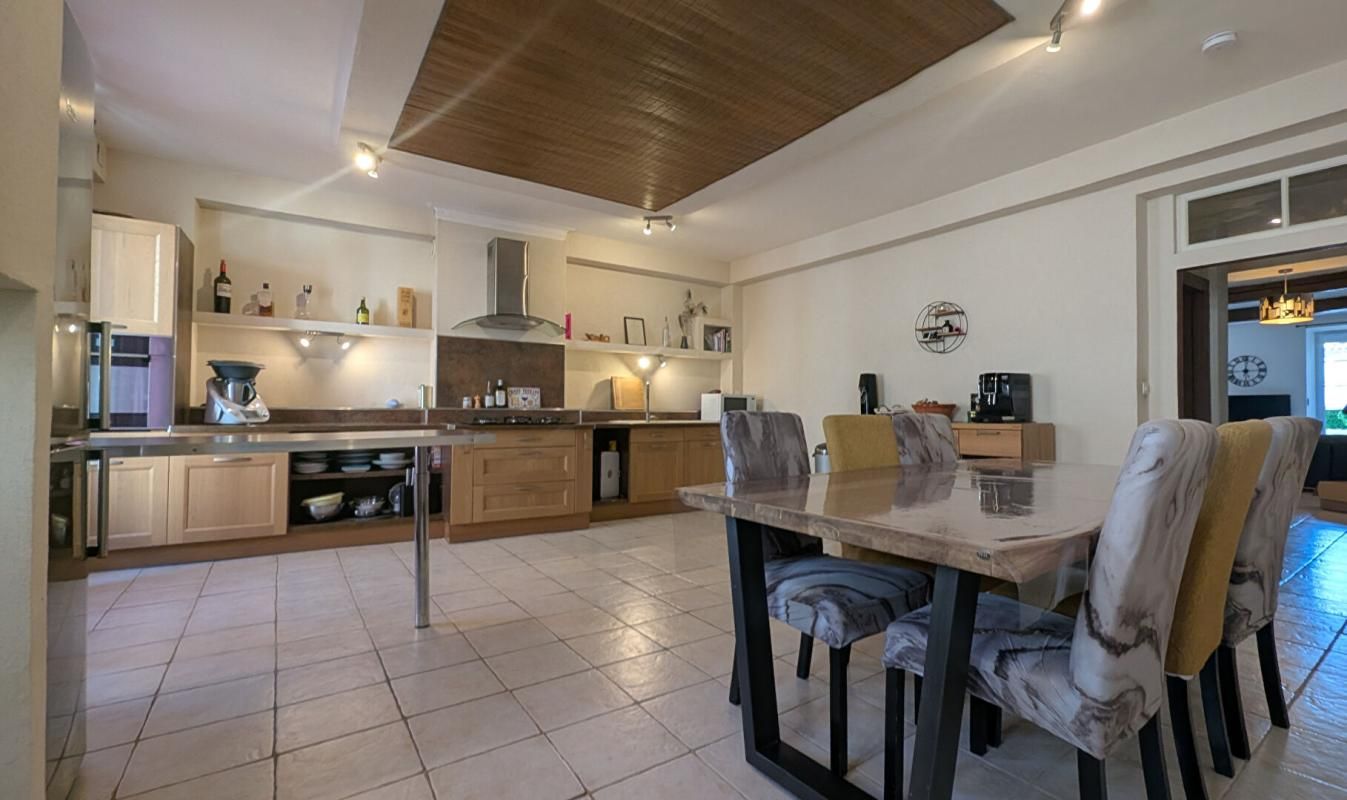 CASTELNAUDARY Maison de village 160 m² habitable T 5 avec jardin et garage 3