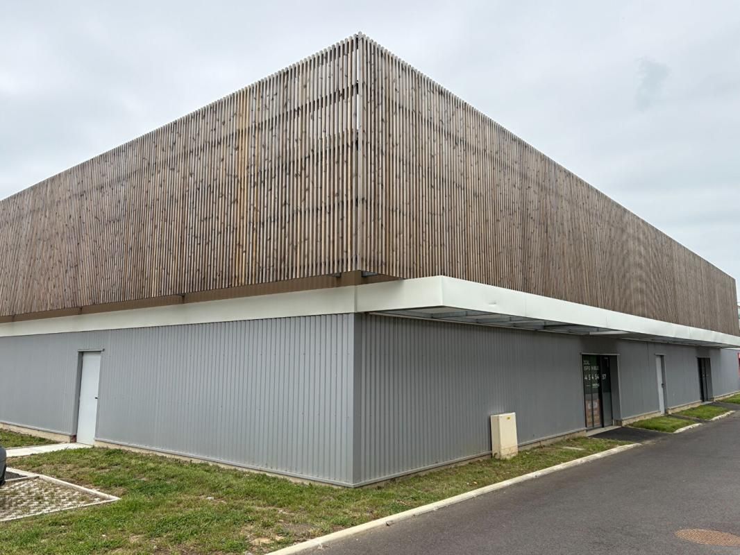 EMPLACEMENT N°1 AXE BORDEAUX-TOULOUSE : Emplacement stratégique premium à Marmande