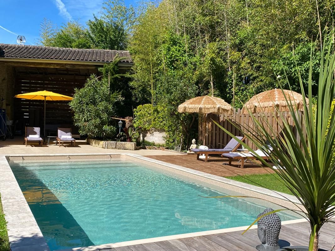 CIVRAC-DE-BLAYE Elégante maison de maître avec activité touristique à forte valeur ajoutée 2