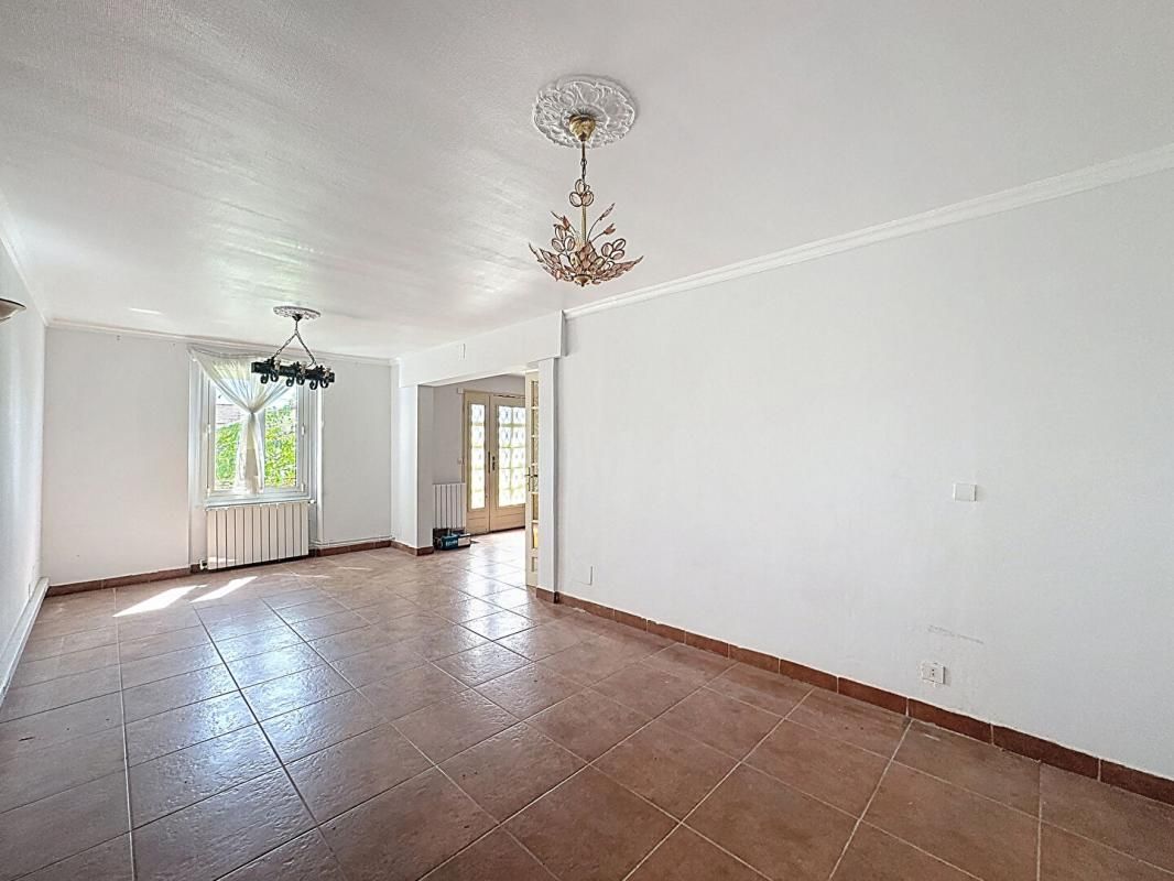 CHAMPLAN Maison familiale 6 chambres ? Volumes exceptionnels, DPE C et garage XXL de 40 m2 4