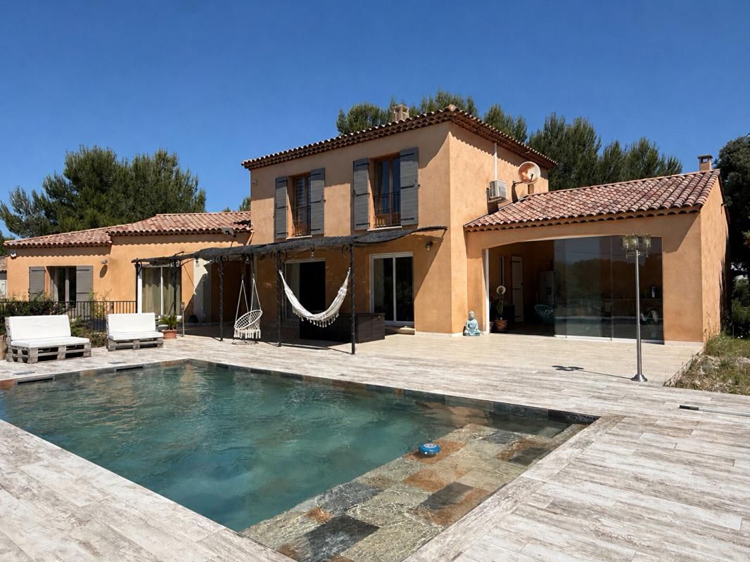 ISTRES Villa secteur du Deven avec piscine et double garage 4
