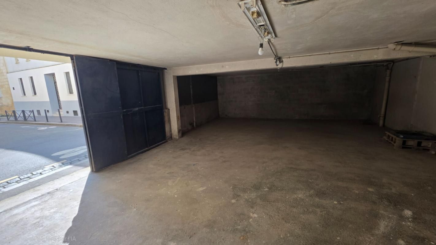BORDEAUX Ensemble immobilier Bordeaux Appt 3 pièces 58m² et parking 59m² 3