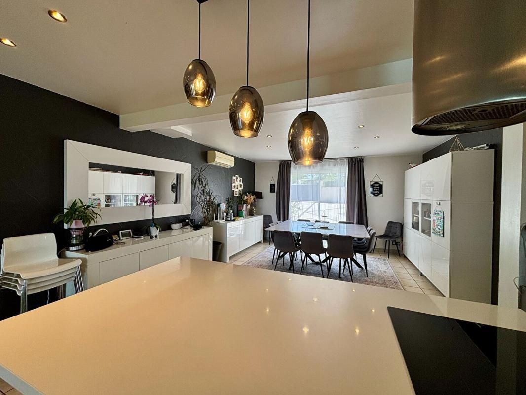 LA CHARITE-SUR-LOIRE Maison familiale de 184 m² avec piscine ? 5 chambres - cadre privilégié à La Charité-sur-Loire 3
