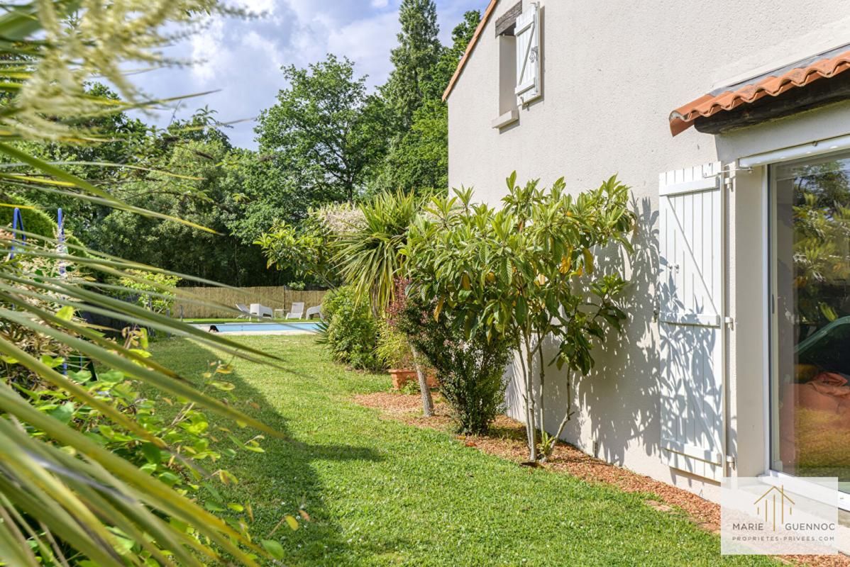 BASSE-GOULAINE Propriété de 7 pièce(s) 210 m2 habitables Basse-Goulaine 1