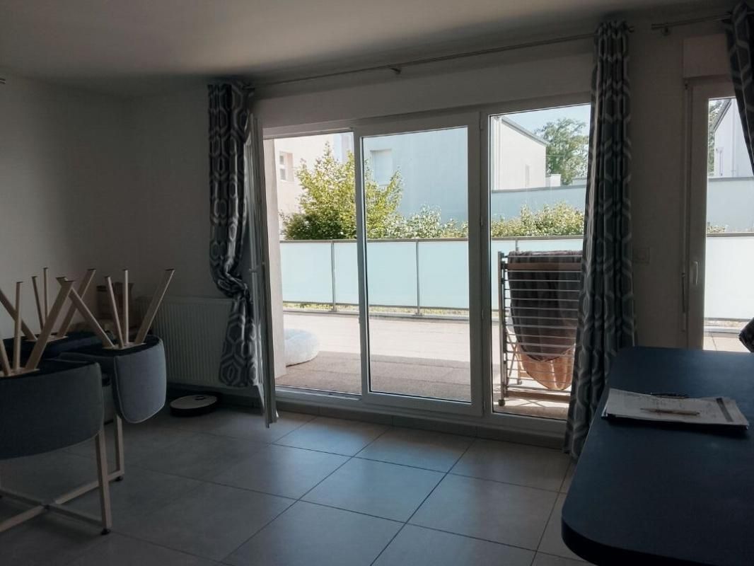 MONTLOUIS-SUR-LOIRE Appartement Montlouis Sur Loire 2 pièce(s) 59 m2 3