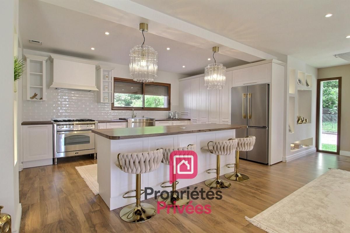 AMILLY Coup de Coeur pour cette contemporaine de 150 m2 aux espaces lumineux ! 4