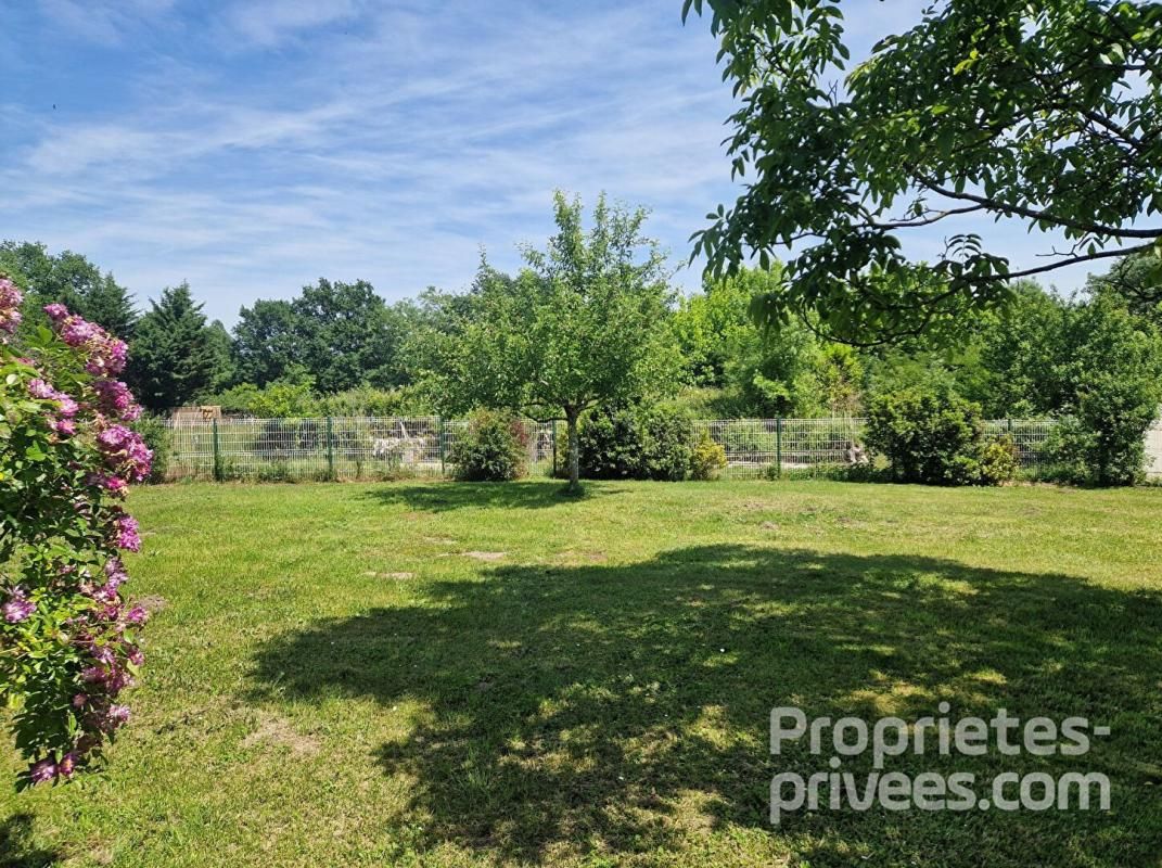 SAINT-ANDRE-DE-CUBZAC Terrain quartier calme proche N10 2