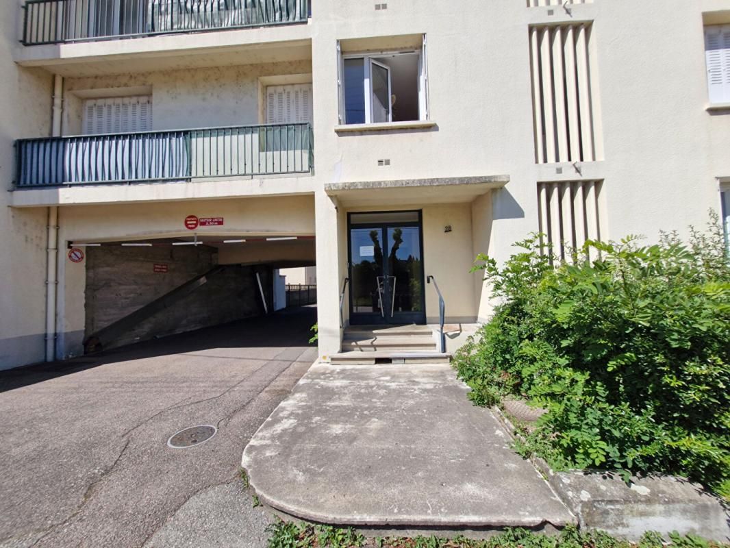 ROANNE ROANNE - APPARTEMENT T3 2