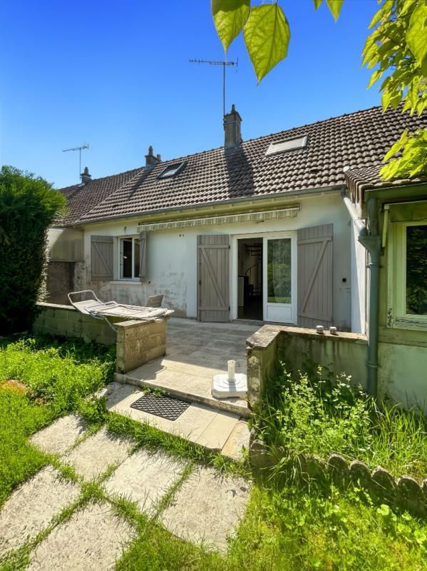 VENESMES Maison de charme dans une impasse, Calme et potentiel à Venesmes 4