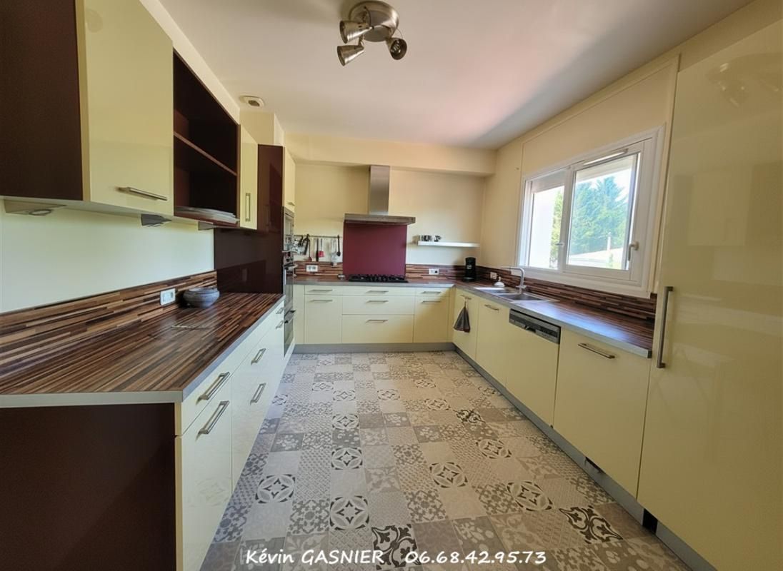 ANGOULEME ANGOULEME (16000) : Maison familiale de 144m2 avec garage et piscine 4
