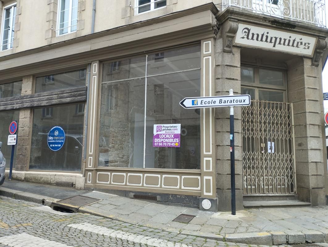 SAINT-BRIEUC SAINT BRIEUC - LOCAL COMMERCIAL 36 m², LOCATION 3